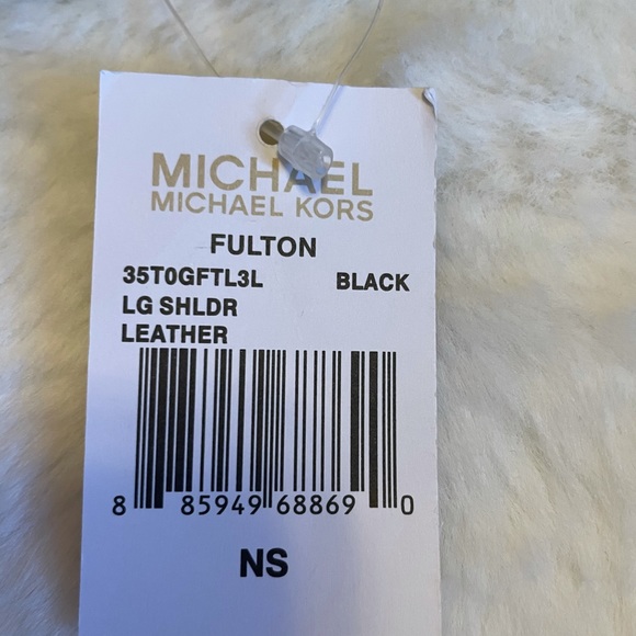 MK Fulton Patent Large Leather Shoulder Bag - Picture 5 of 6